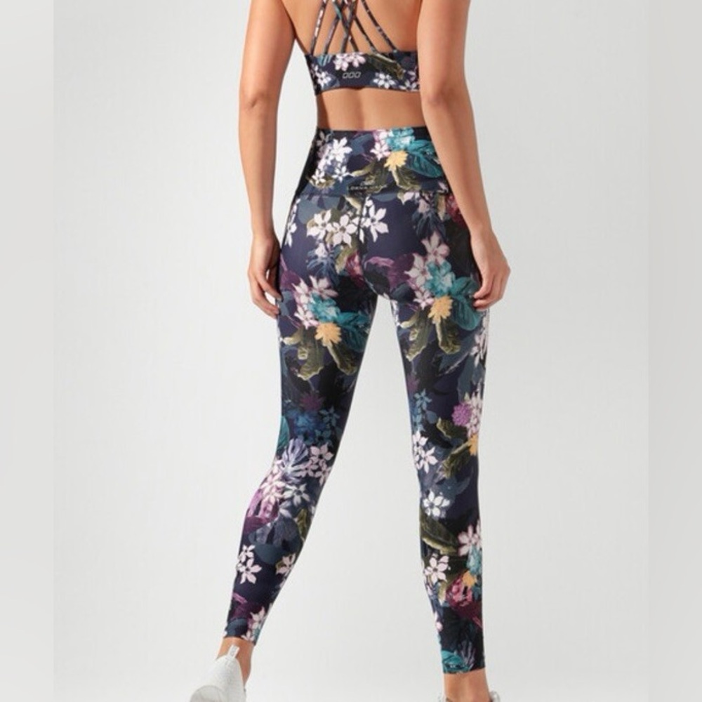 LORNA JANE Womens Size M HyperBloom Ankle Biter Leggings Navy Floral - Picture 6 of 9